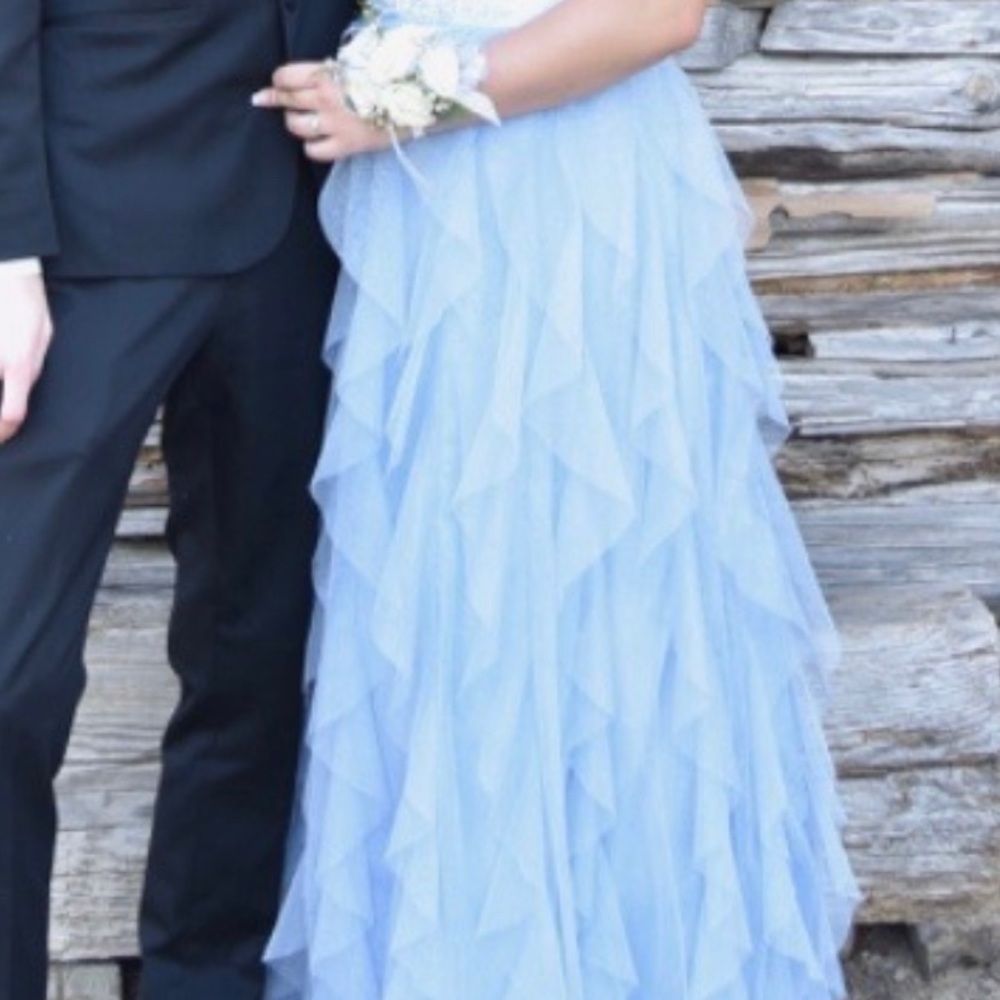 Beautiful Cinderella blue prom dress - Picture 4 of 6
